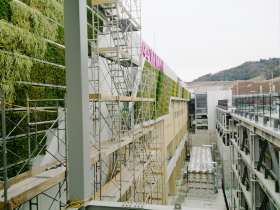 大規模な商業施設・公共施設の緑化工事もお任せください